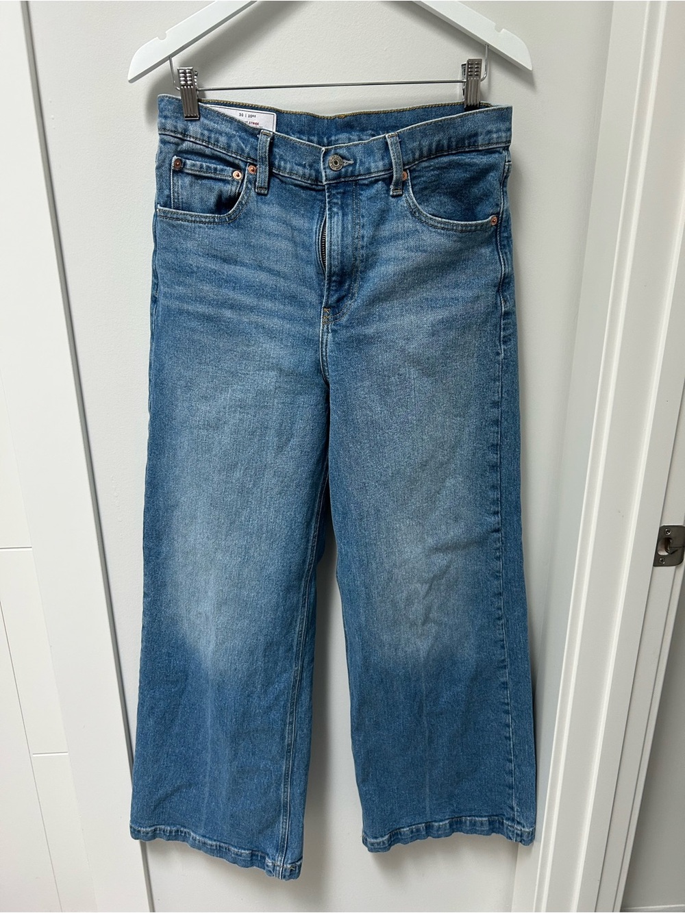 GAP Women's Stride high rise Wide-Leg Jeans size 30